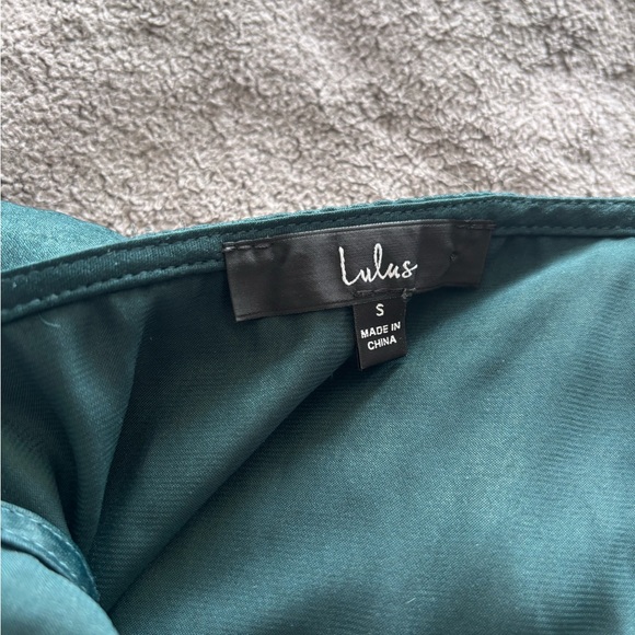 lulu’s satin wrap off shoulder dress // emerald, size 6 - Picture 3 of 5